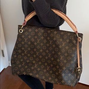 Knock Off Louis Vuitton Purse.